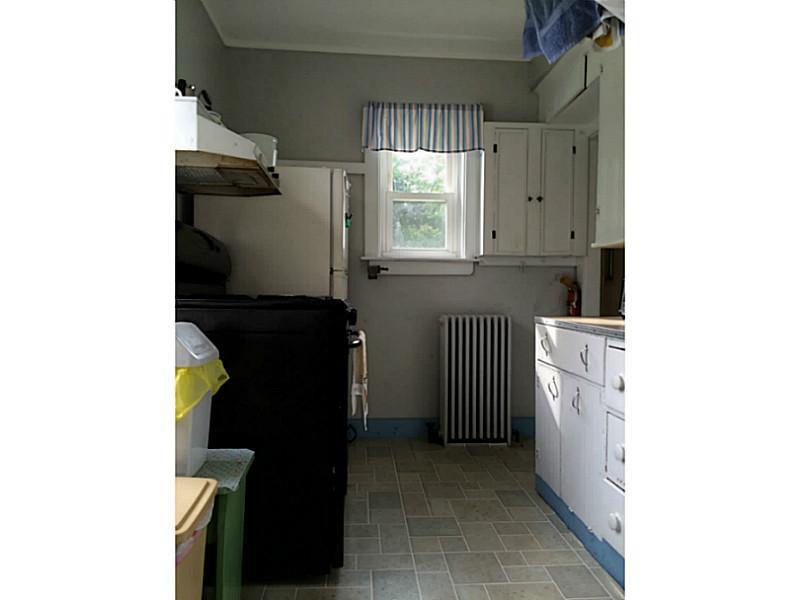 67 North Deer Road Deer Isle, ME 04627 - Photo 7 of 31 Kitchen.