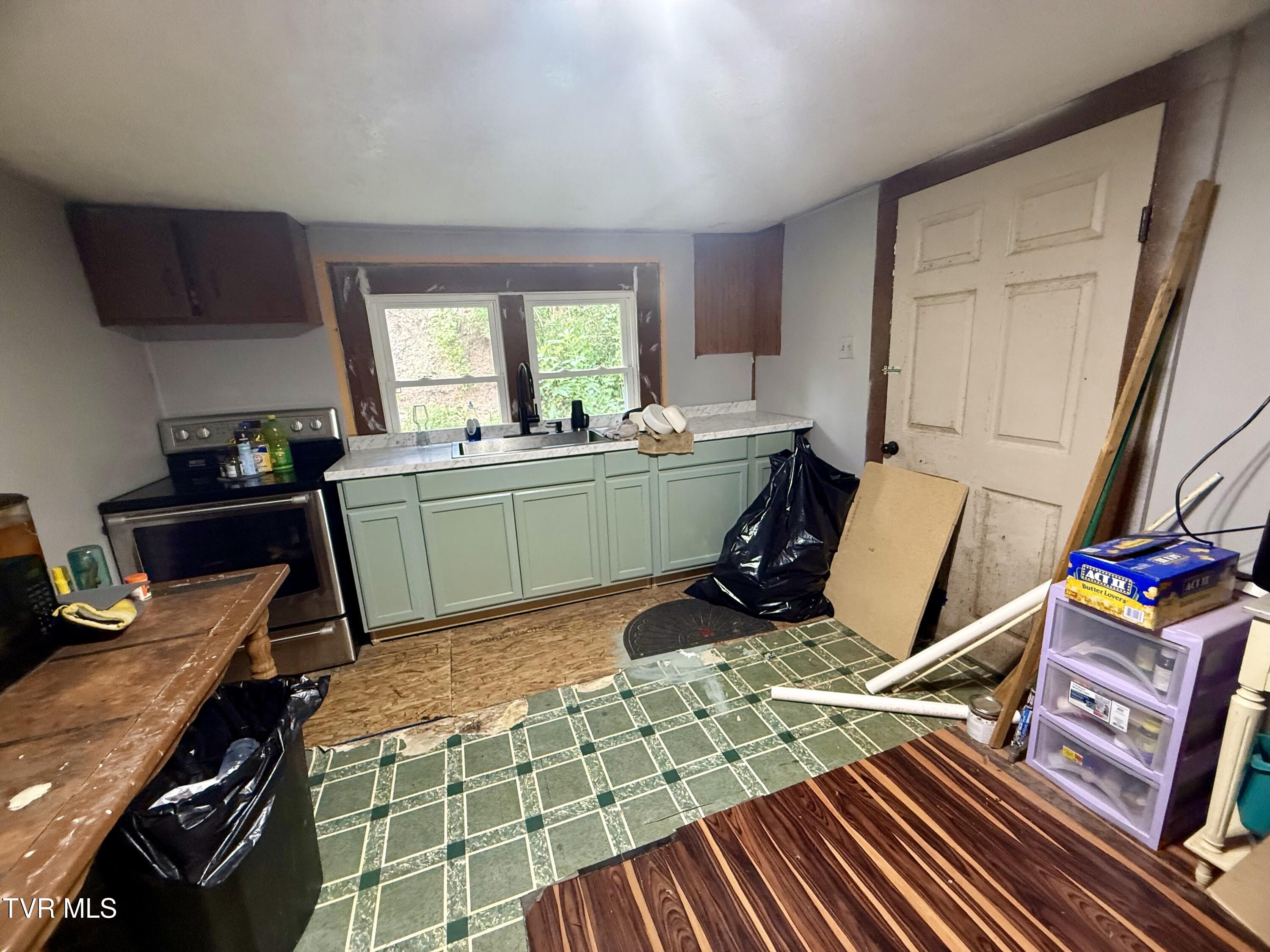 116 Vines Road Hampton, TN 37658 - Photo 13 of 22 IMG_6013