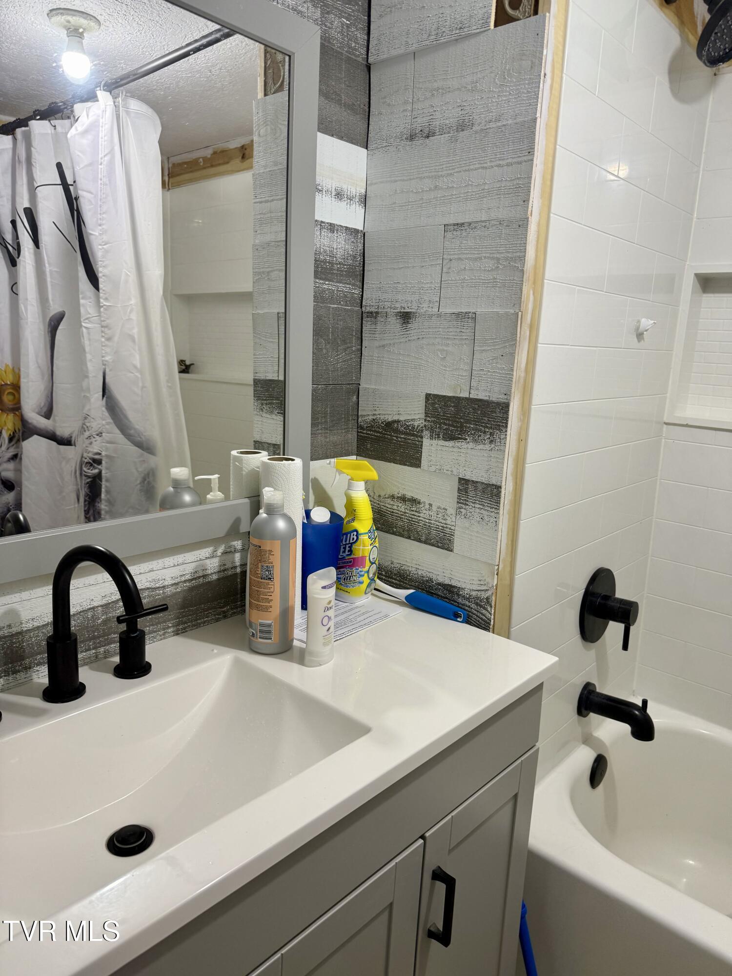 116 Vines Road Hampton, TN 37658 - Photo 18 of 22 IMG_6009