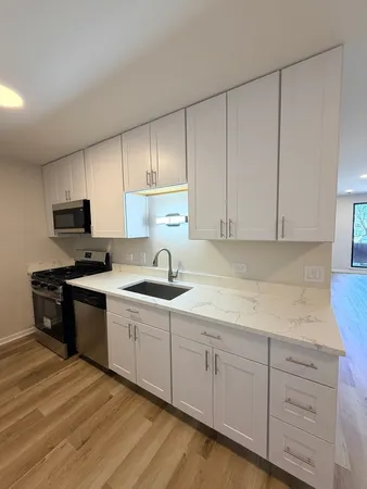 $270,000 | 720 Wellington Avenue, Unit 219, Elk Grove Village, IL 60007