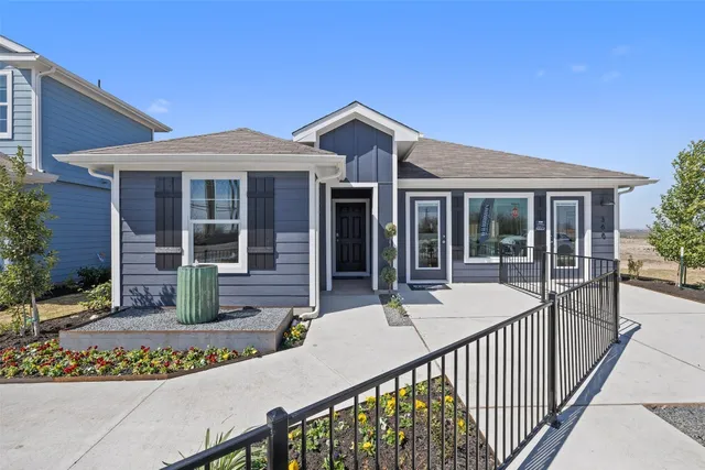 $269,190 | 827 Arnold Loop, Kyle, TX 78640