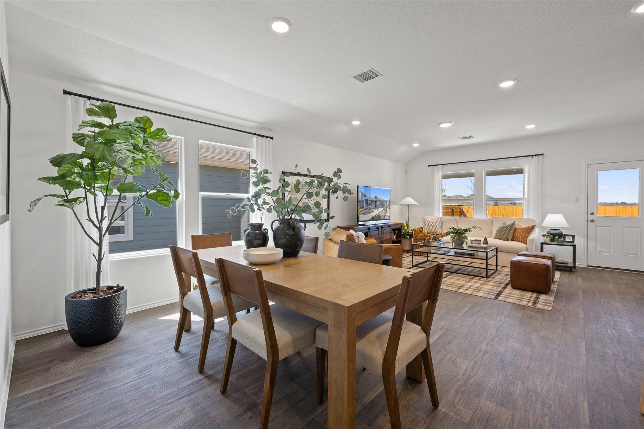 827 Arnold Loop Kyle, TX 78640 - Photo 13 of 33