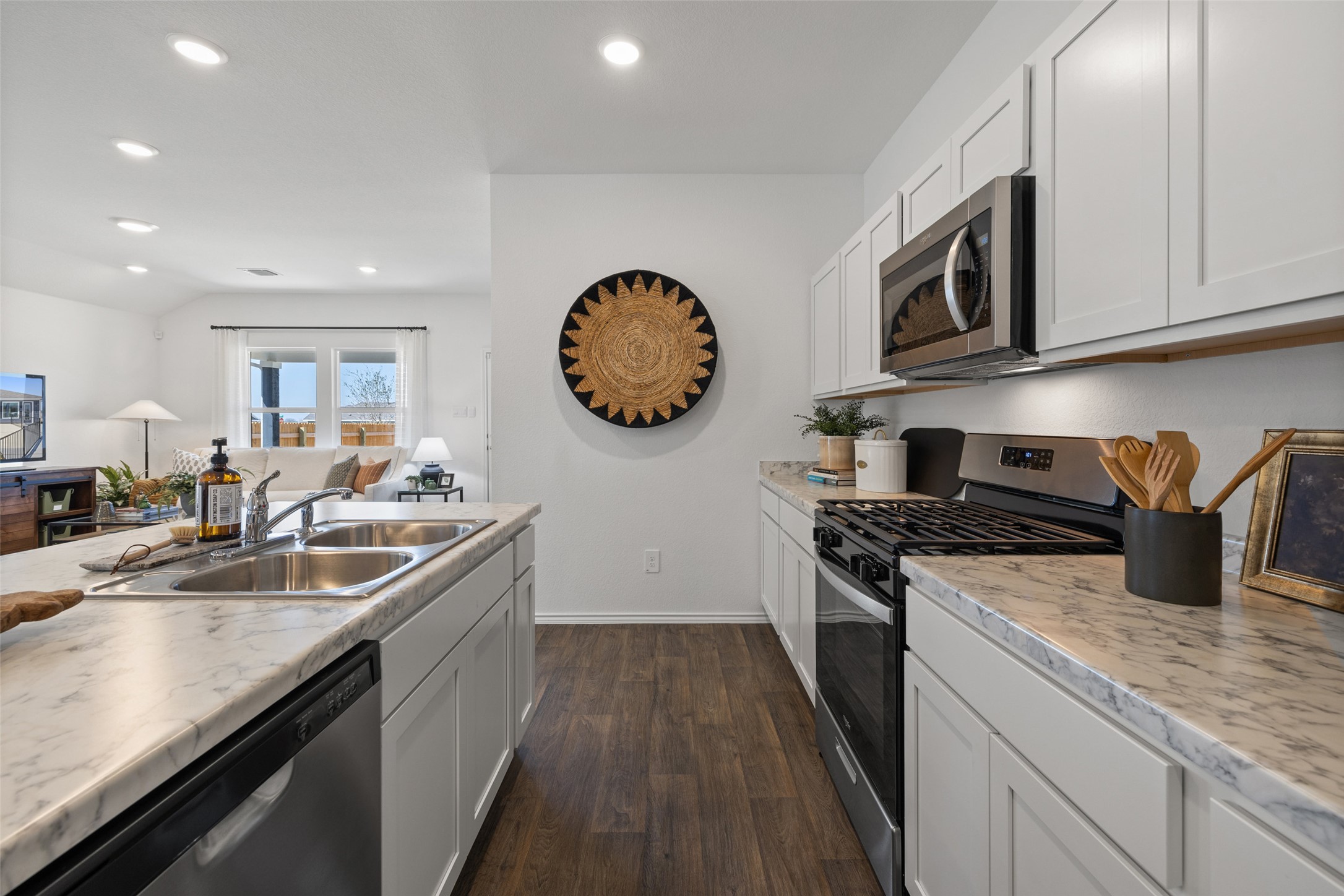 827 Arnold Loop Kyle, TX 78640 - Photo 18 of 33