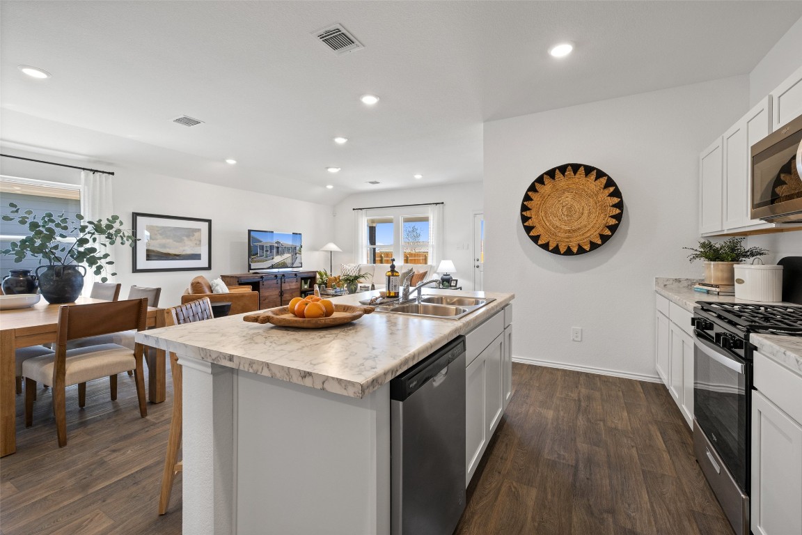 827 Arnold Loop Kyle, TX 78640 - Photo 18 of 35