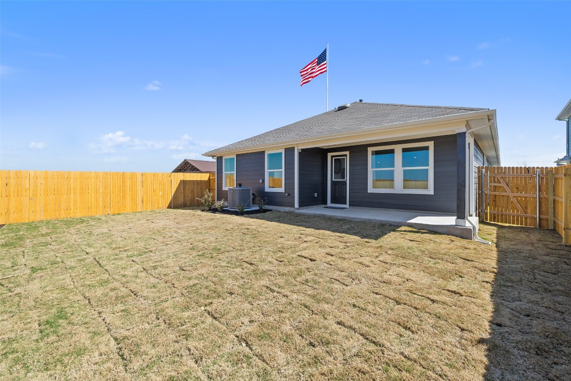 827 Arnold Loop Kyle, TX 78640 - Photo 33 of 35