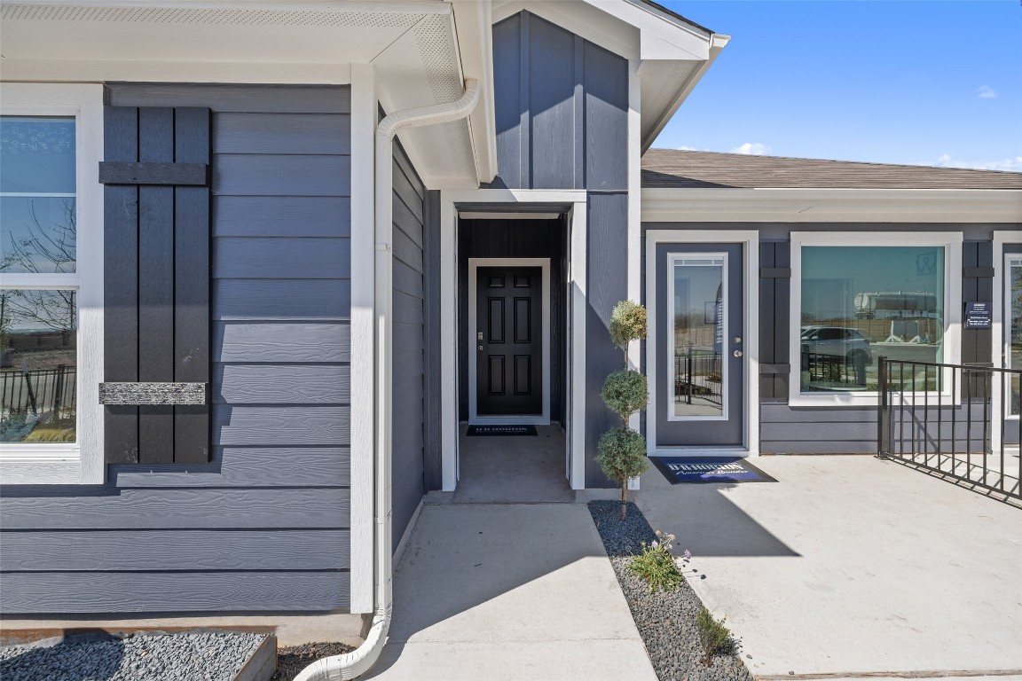 827 Arnold Loop Kyle, TX 78640 - Photo 6 of 35