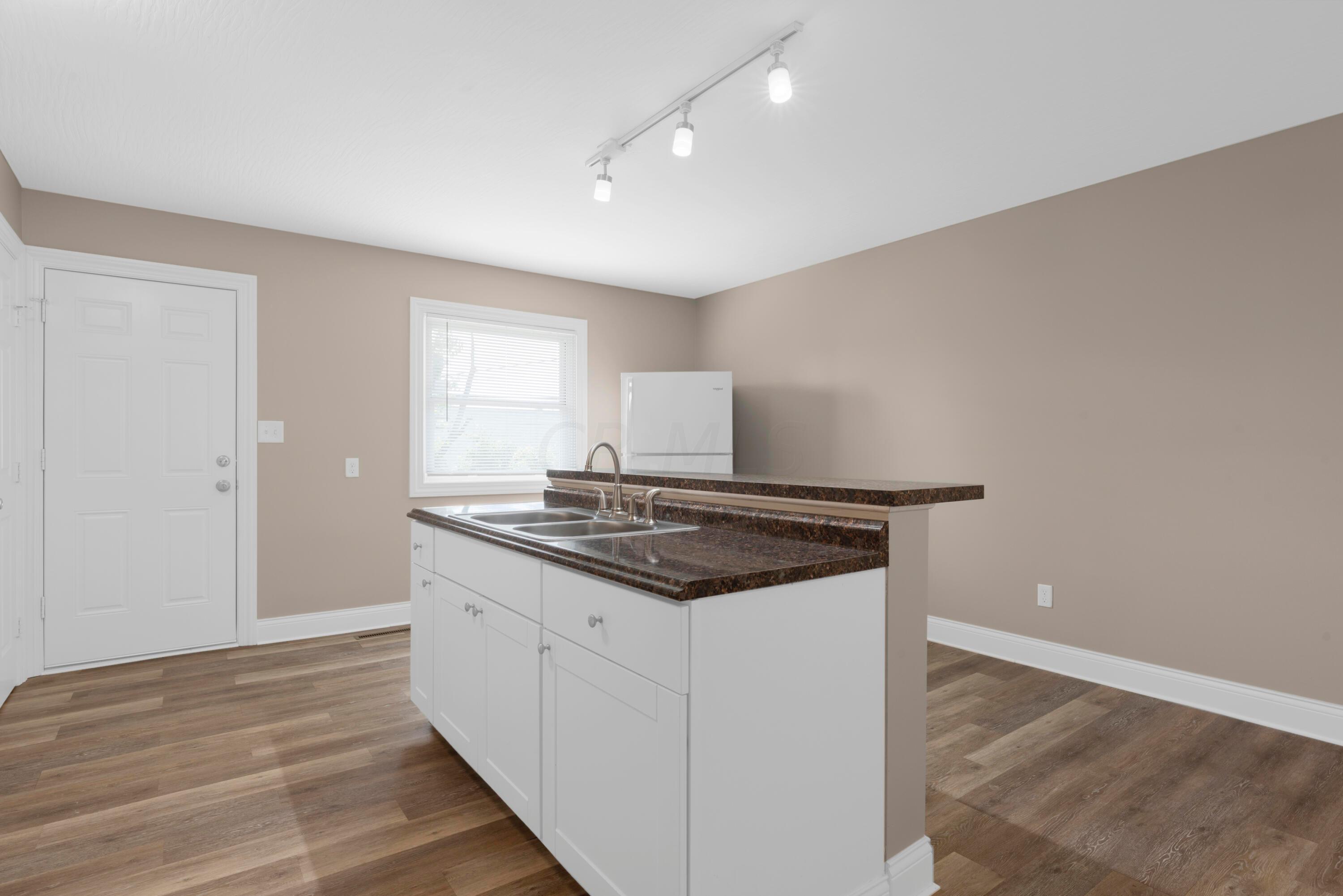 1878 Woodette Road Columbus, OH 43232 - Photo 9 of 37 9