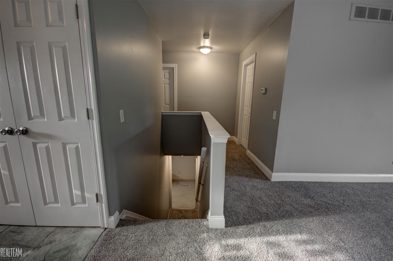 2388 Cumberland Road Rochester Hills, MI 48307 - Photo 24 of 36
