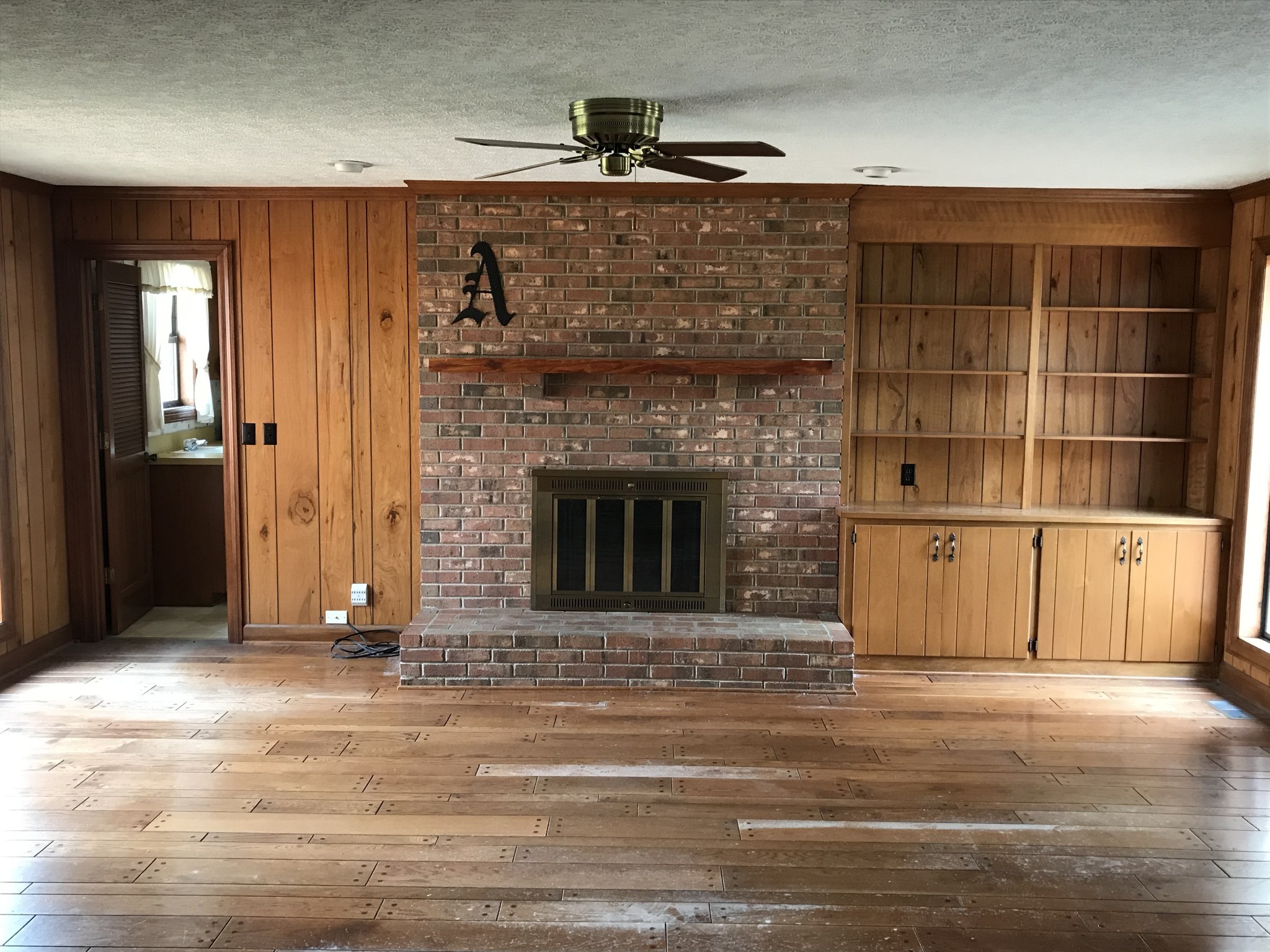 7129 Highland Road Portland, TN 37148 - Photo 14 of 35 a view of a fireplace