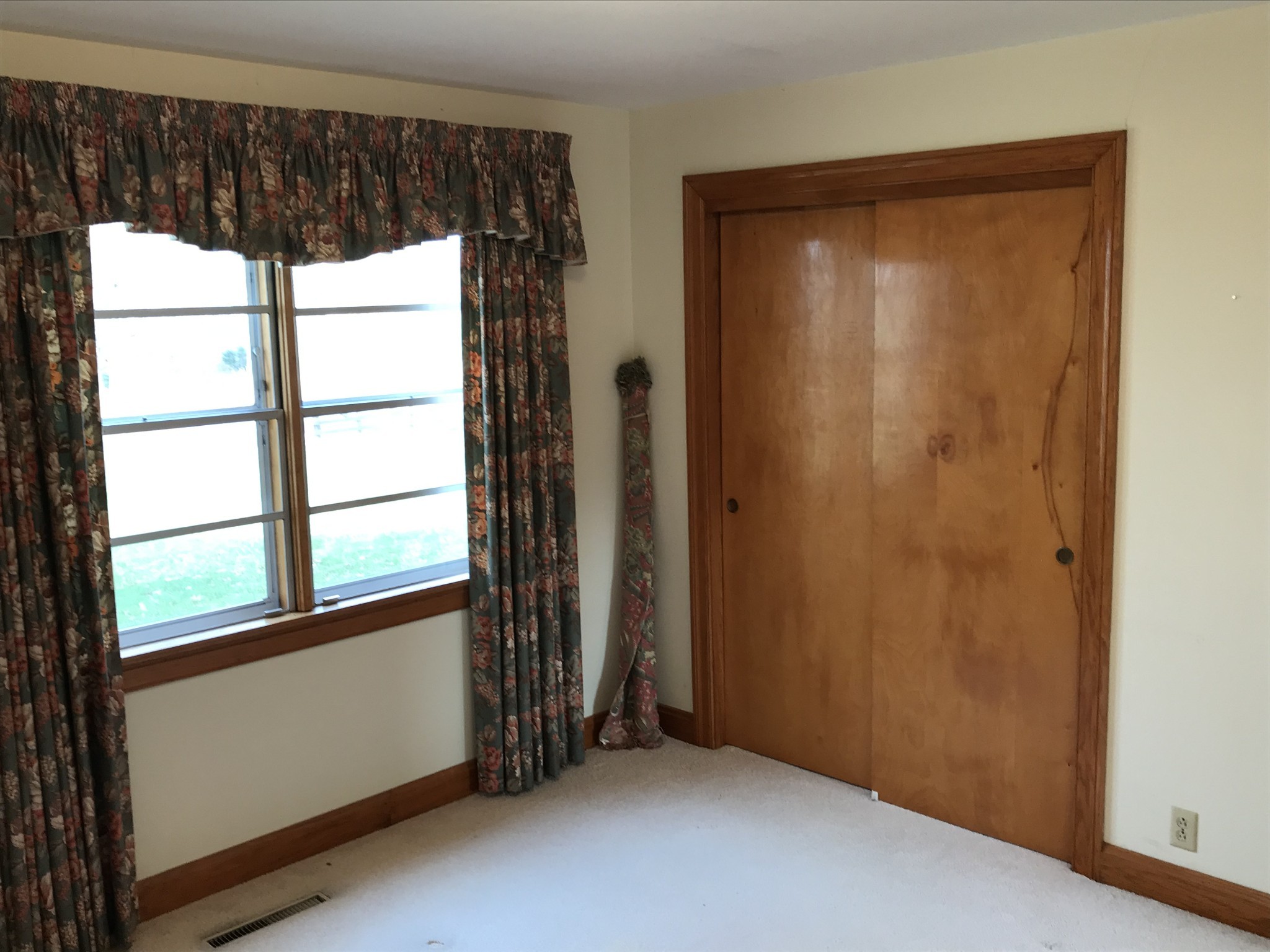 7129 Highland Road Portland, TN 37148 - Photo 31 of 35 a view of an empty room with a window