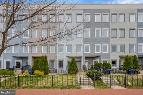 $875,000 | 927 12th Street Northeast, Washington, DC 20002