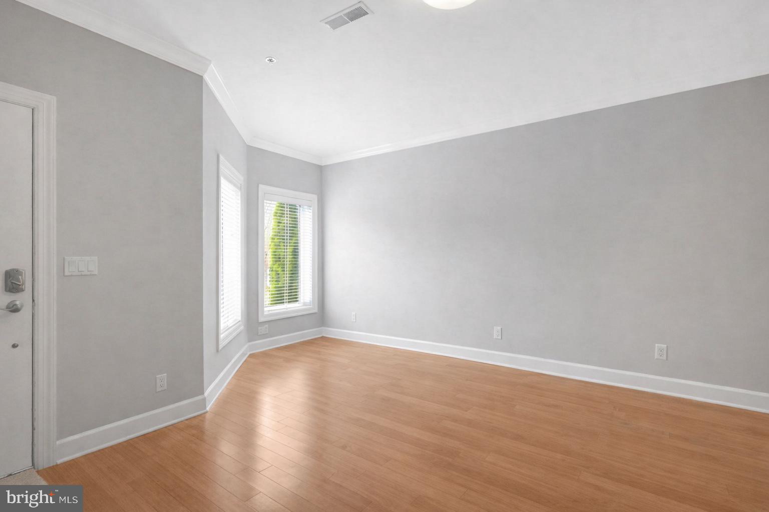 927 12th Street Northeast Washington, DC 20002 - Photo 21 of 27 Living room
