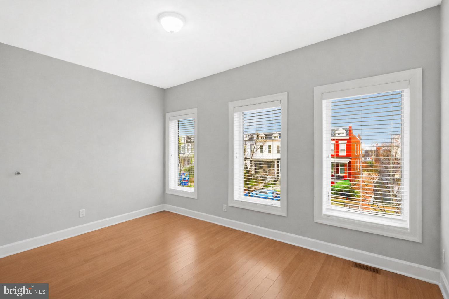 927 12th Street Northeast Washington, DC 20002 - Photo 23 of 27 Bed #1