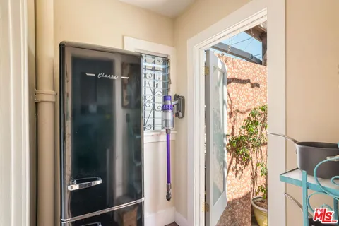 $1,595,000 | 1315 Cabrillo Avenue, Venice, CA 90291