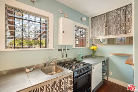 $1,595,000 | 1315 Cabrillo Avenue, Venice, CA 90291