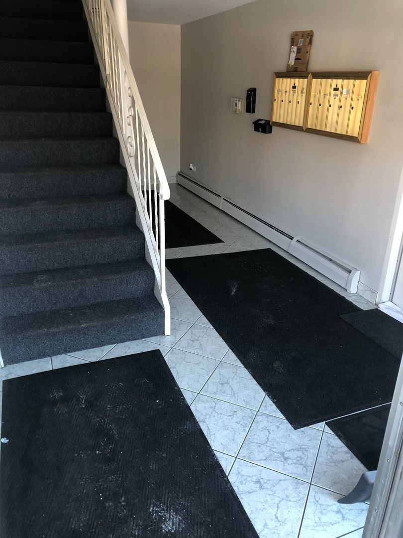 941 North Northwest Highway, Unit 3B Park Ridge, IL 60068 - Photo 20 of 26 a view of entryway