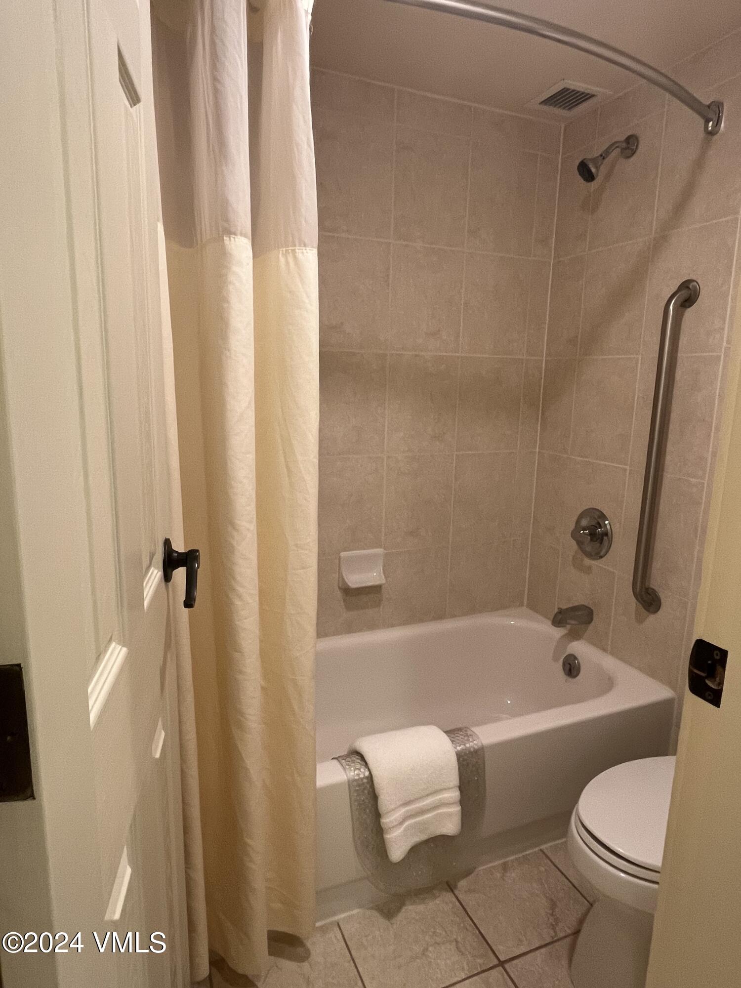 1020 Vail View Drive, Unit 21082 Vail, CO 81657 - Photo 8 of 20 2108 guest bath