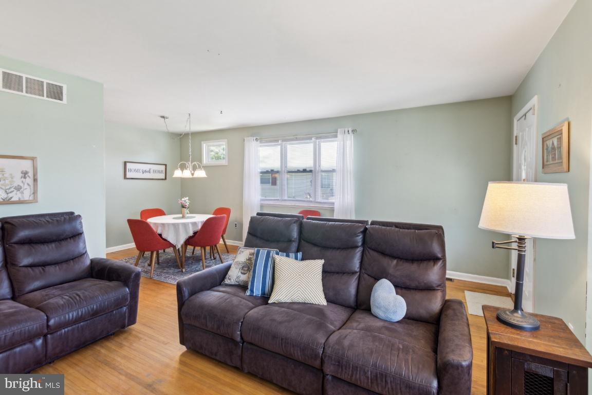 144 Elmtowne Boulevard Hammonton, NJ 08037 - Photo 6 of 25 a living room with furniture