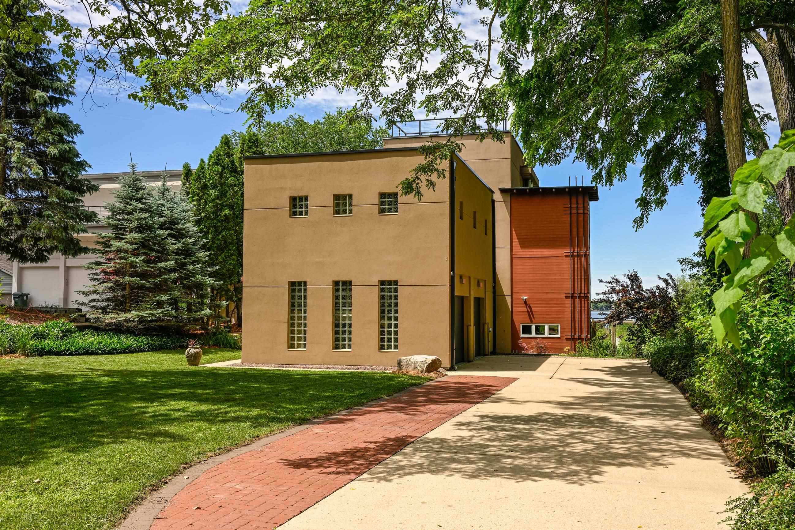 4162 Veith Avenue Madison, WI 53704 - Photo 3 of 87