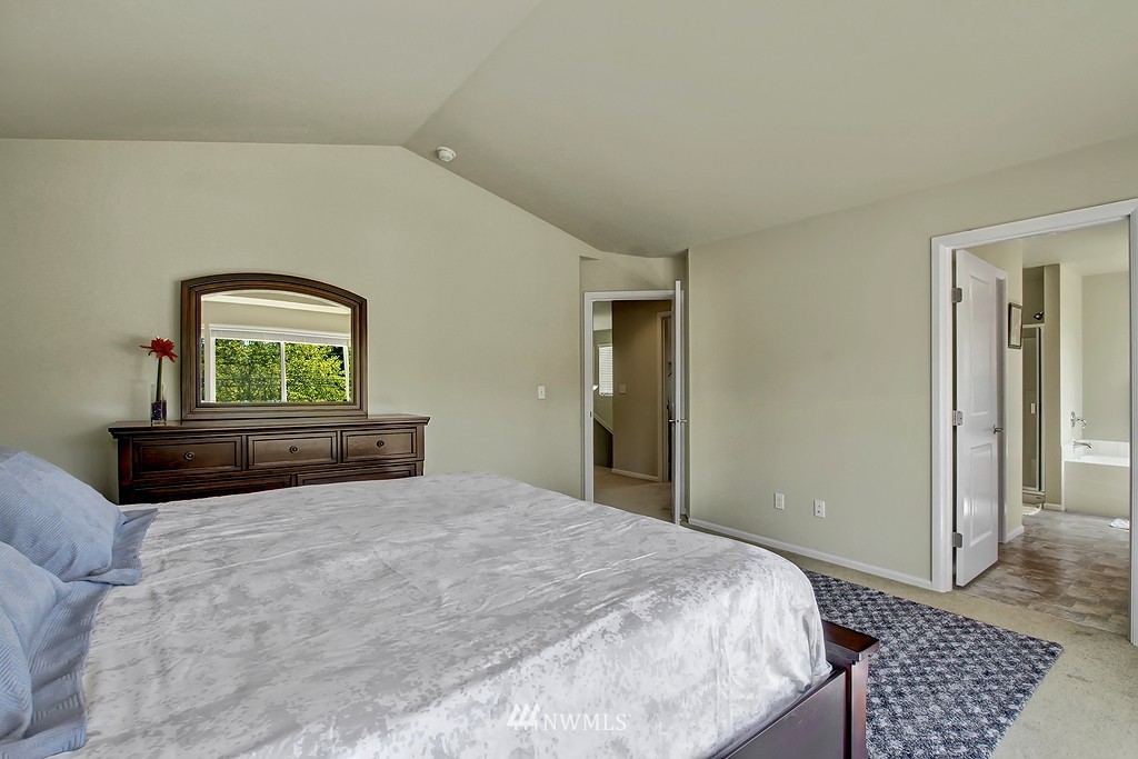 525 195th Street Southeast Bothell, WA 98012 - Photo 12 of 19