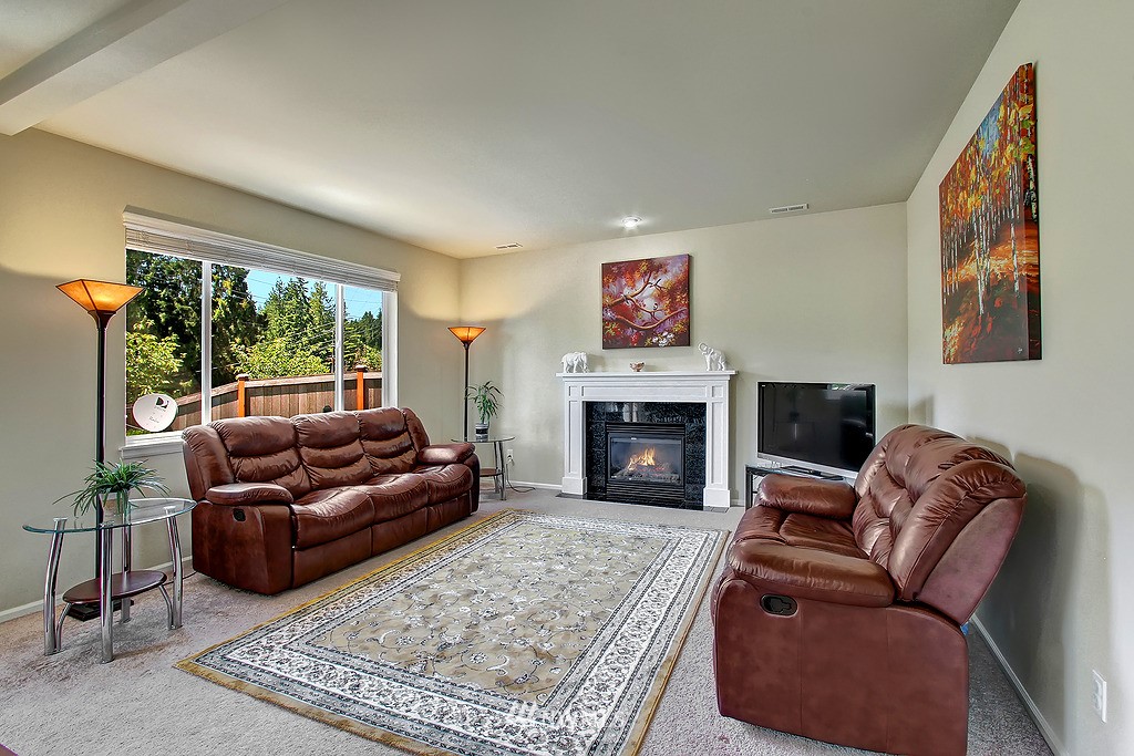 525 195th Street Southeast Bothell, WA 98012 - Photo 4 of 19