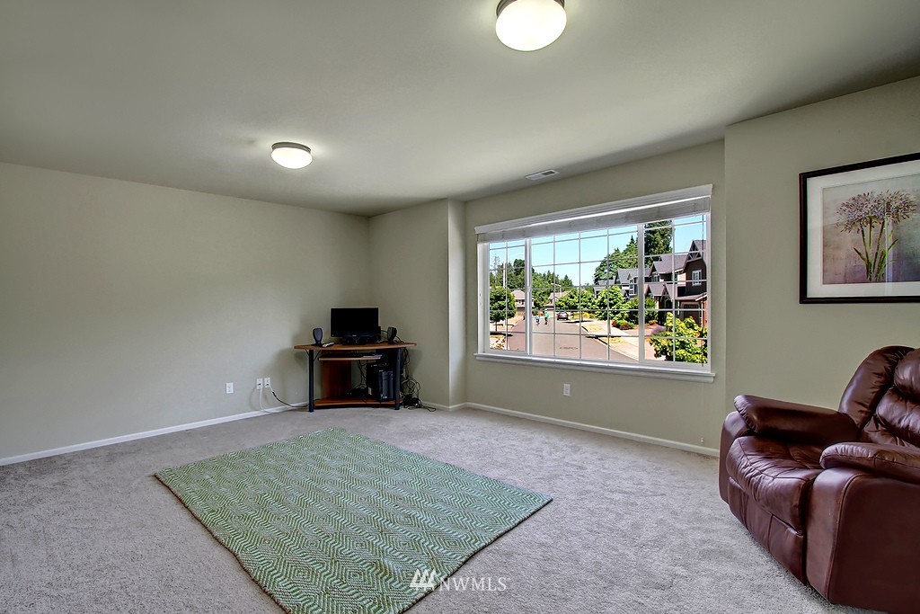 525 195th Street Southeast Bothell, WA 98012 - Photo 9 of 19