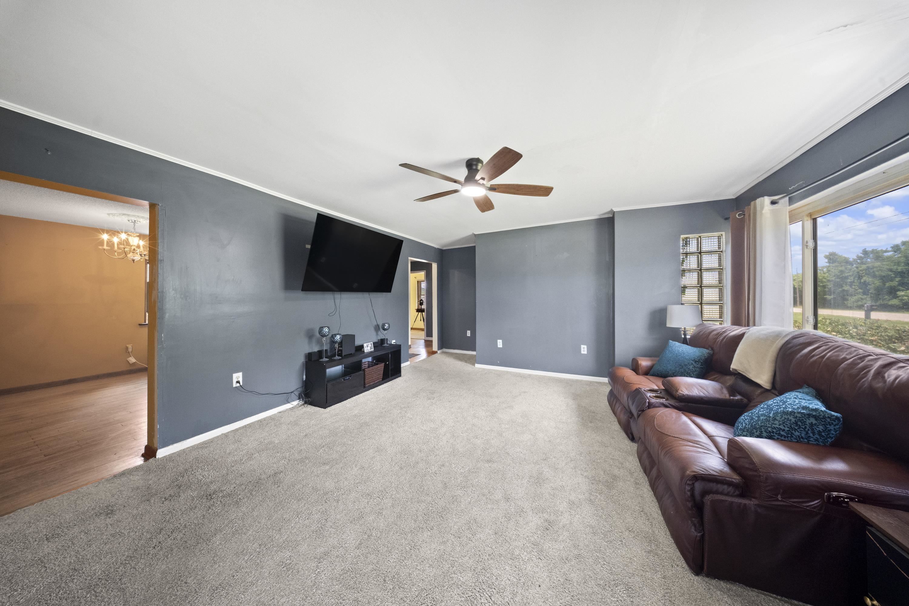328 Greenup Road Russell, KY 41169 - Photo 2 of 23