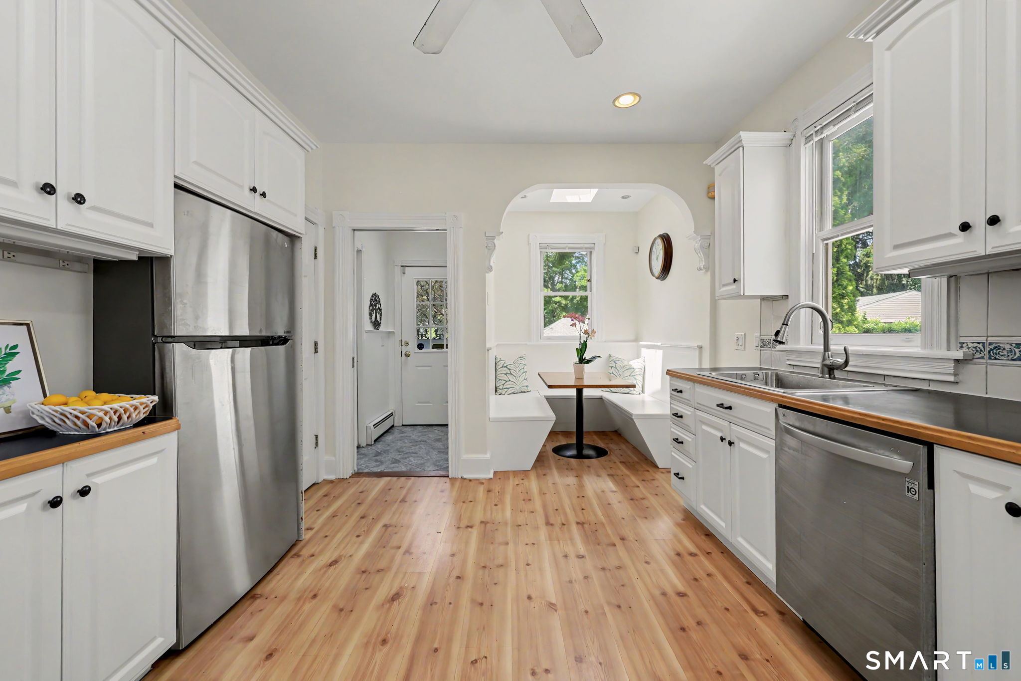 244 Stratfield Road Fairfield, CT 06825 - Photo 26 of 37