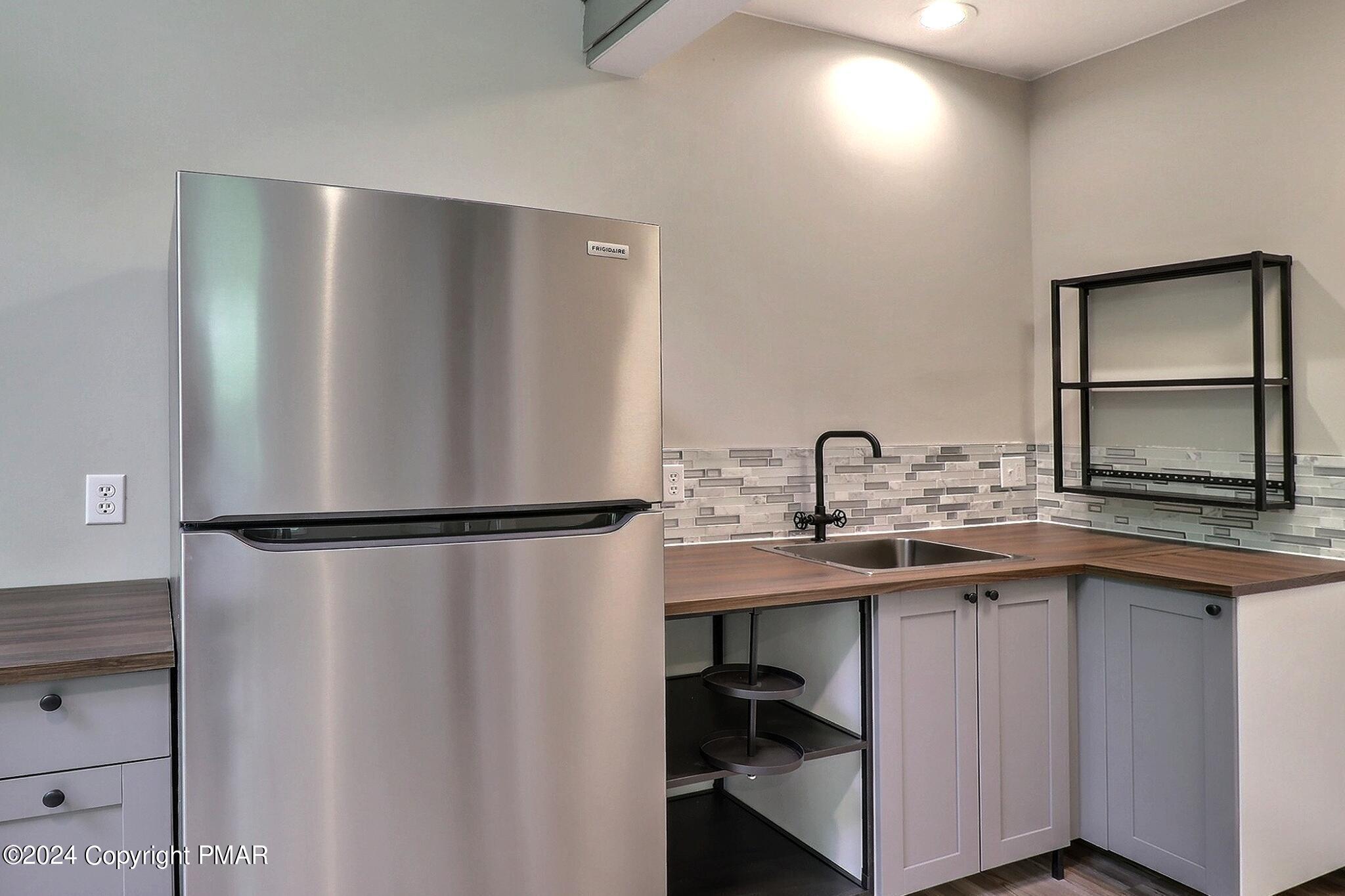 333 Merwinsburg Road Effort, PA 18330 - Photo 47 of 55 Apartment Kitchen