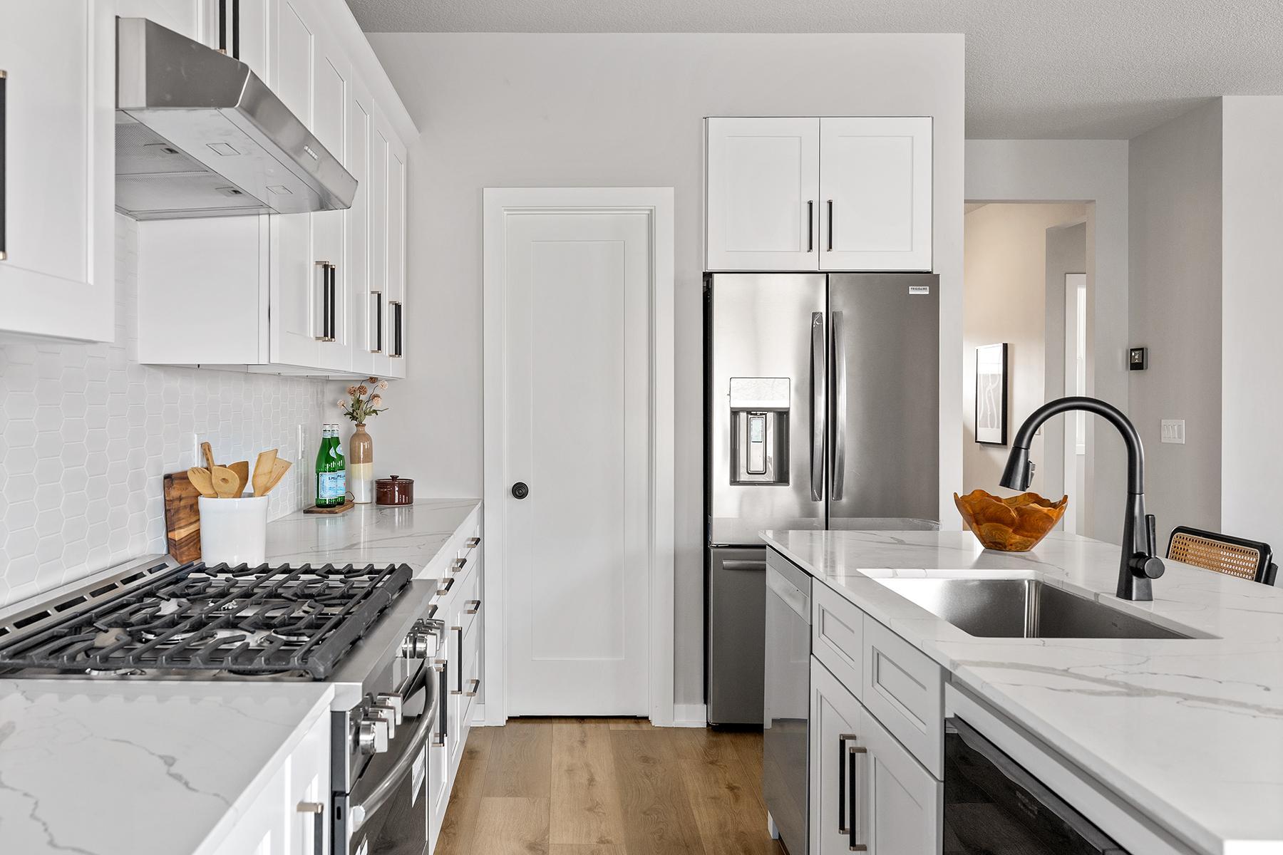 1941 West Rome Avenue St. Paul, MN 55116 - Photo 17 of 49