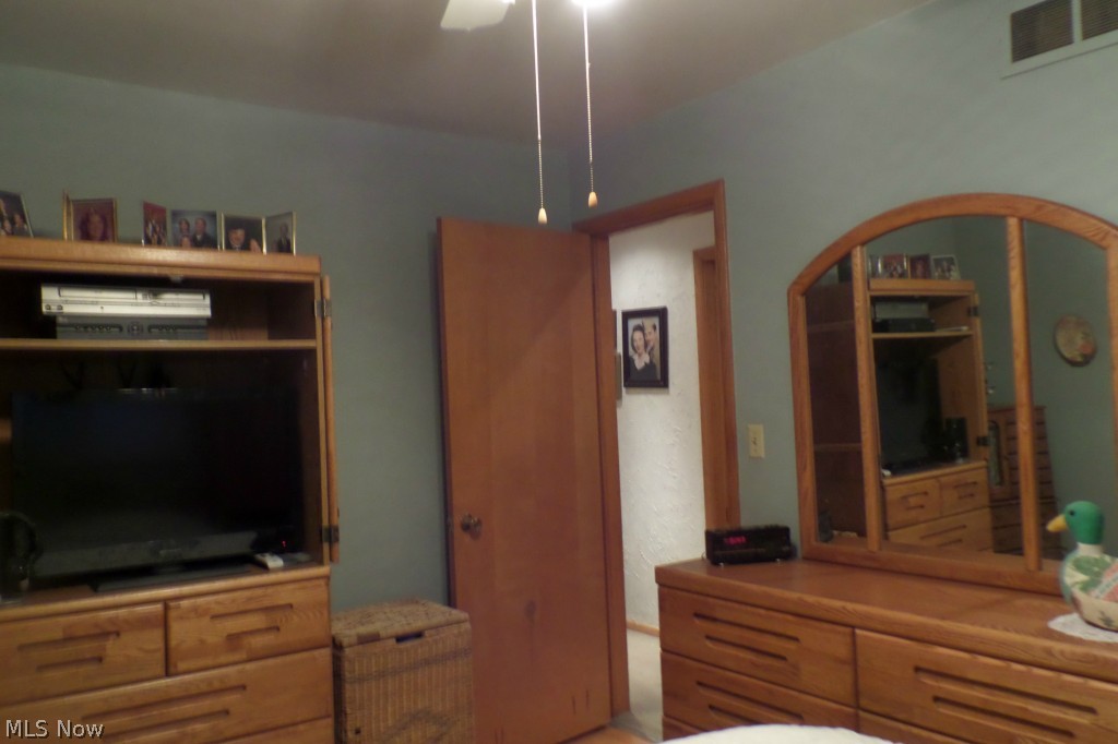 711 Griffith Road Akron, OH 44312 - Photo 9 of 21