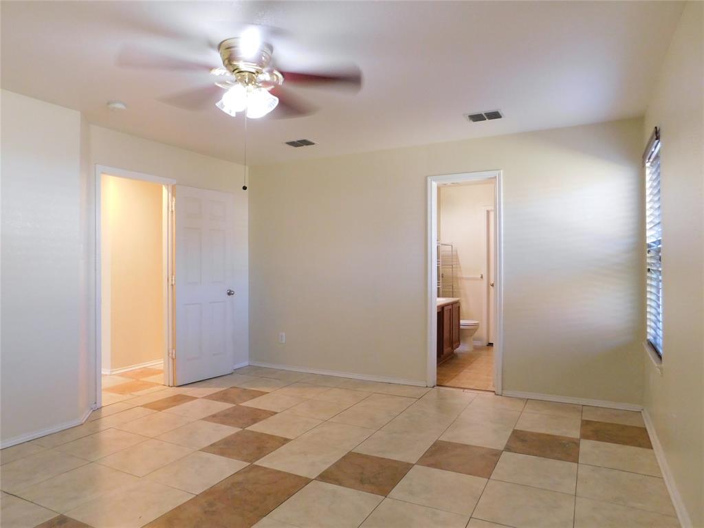 2801 Saddle Drive Denton, TX 76210 - Photo 15 of 36