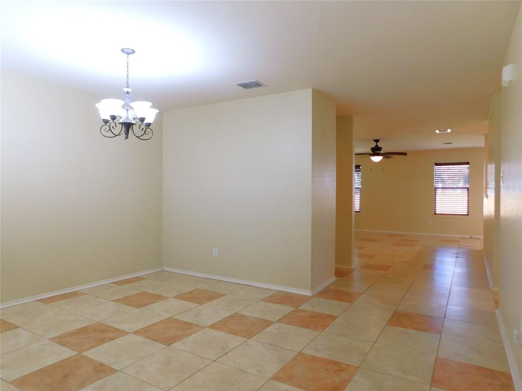 2801 Saddle Drive Denton, TX 76210 - Photo 20 of 36