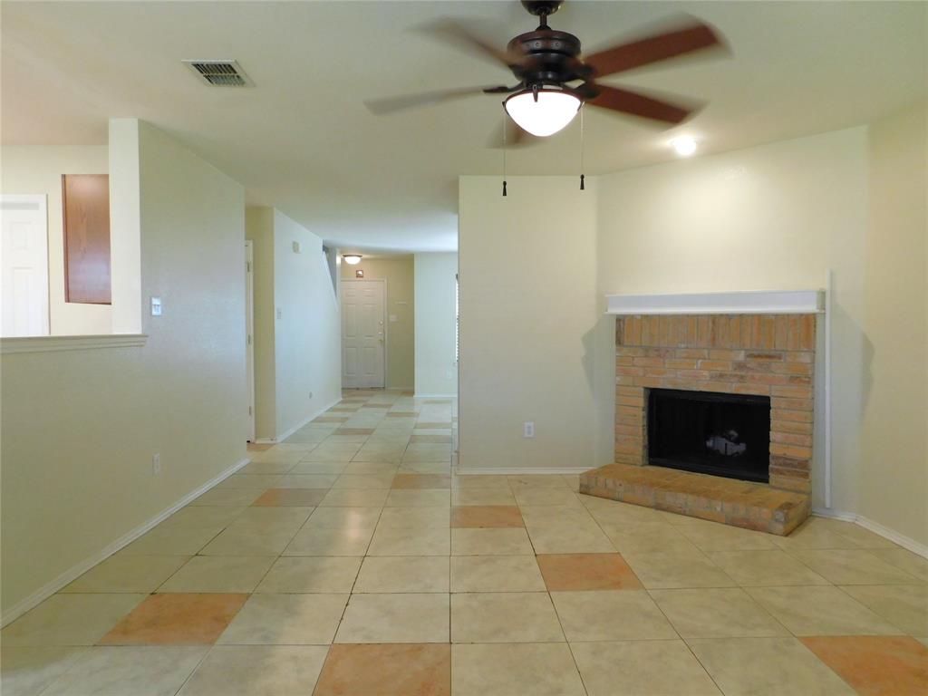 2801 Saddle Drive Denton, TX 76210 - Photo 7 of 36