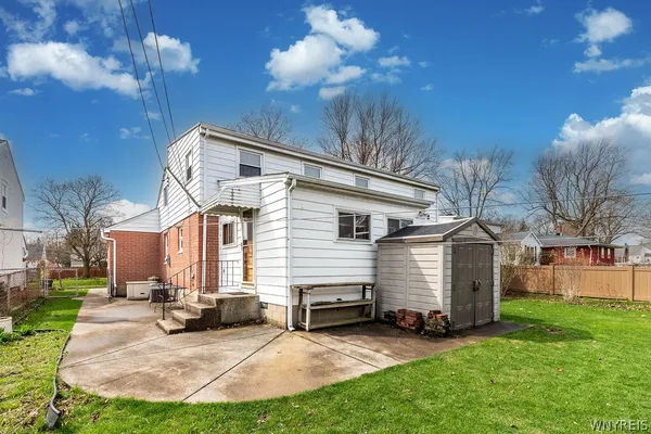 $269,900 | 36 Cleveland Drive, Tonawanda, NY 14223