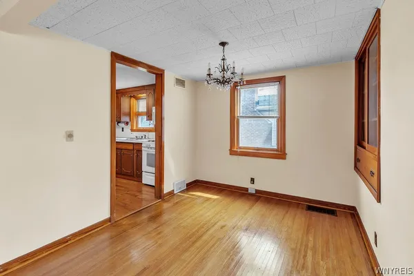 $269,900 | 36 Cleveland Drive, Tonawanda, NY 14223