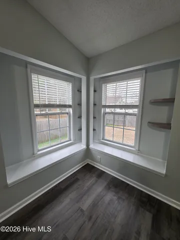 $2,050 | 104 Londonberry Lane, Jacksonville, NC 28540