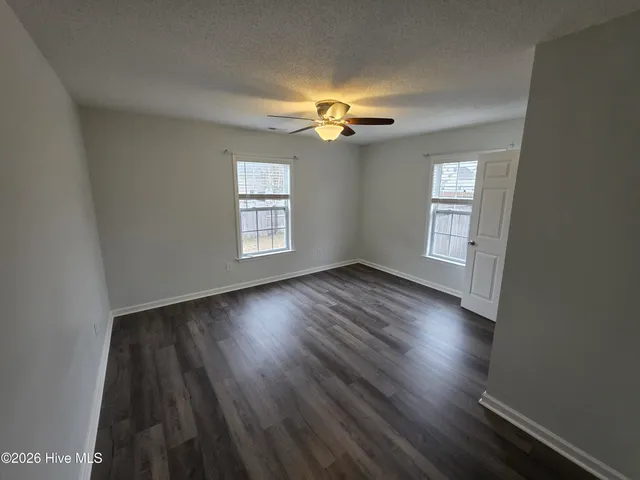 $2,050 | 104 Londonberry Lane, Jacksonville, NC 28540