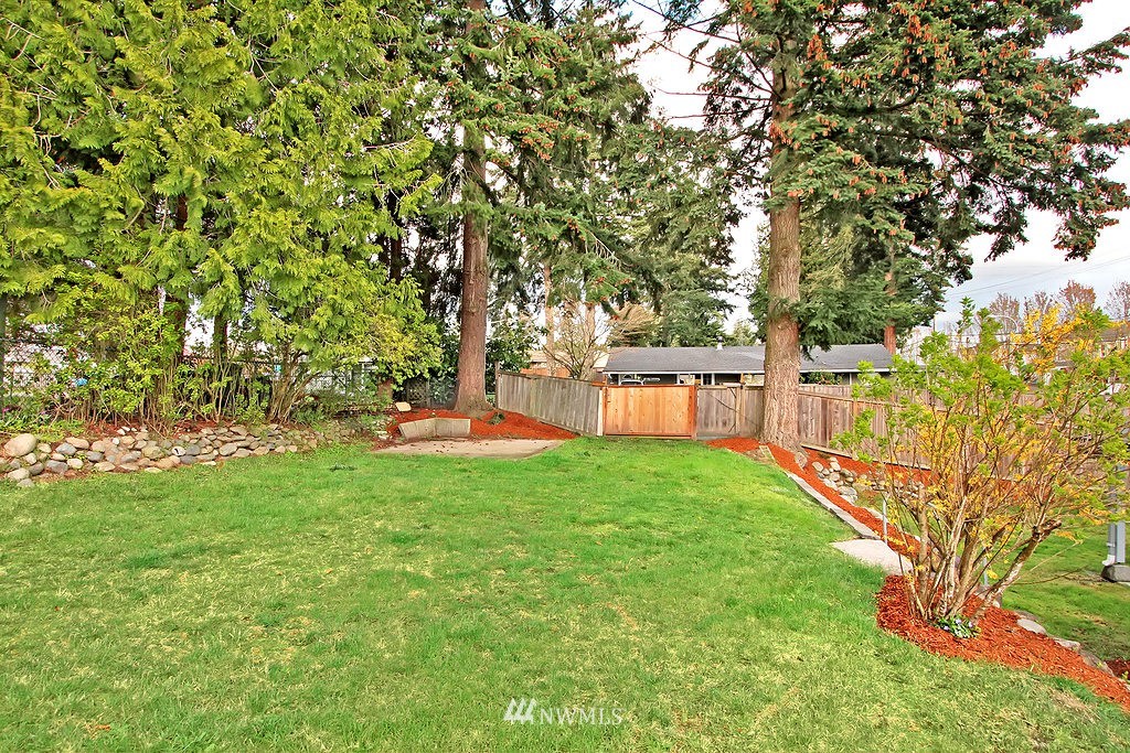 3634 Northeast 6th Street Renton, WA 98056 - Photo 13 of 17