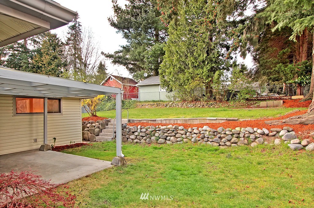 3634 Northeast 6th Street Renton, WA 98056 - Photo 14 of 17