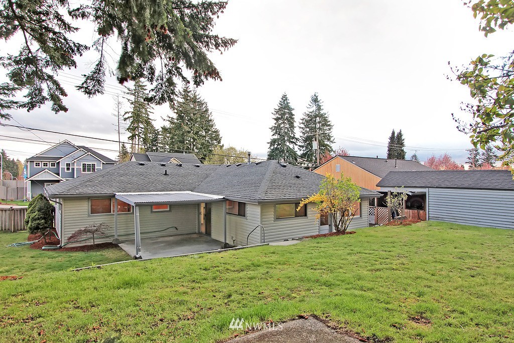 3634 Northeast 6th Street Renton, WA 98056 - Photo 16 of 17