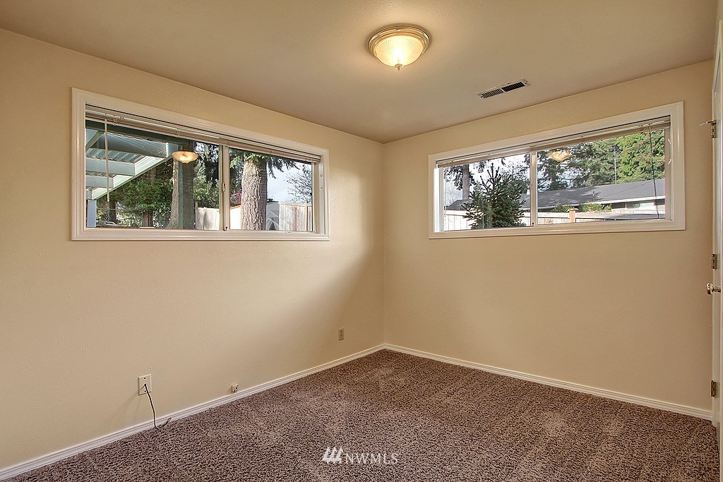 3634 Northeast 6th Street Renton, WA 98056 - Photo 9 of 17