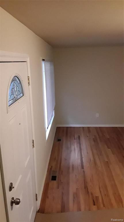 526 West 14 Mile Road Clawson, MI 48017 - Photo 8 of 11