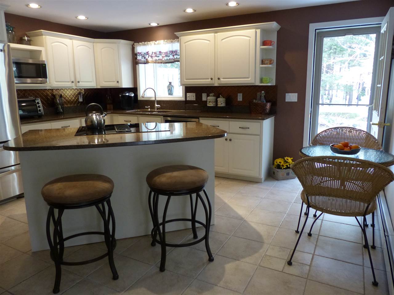 12 B Ryan Road Goffstown, NH 03045 - Photo 5 of 37 Gallery Image 5