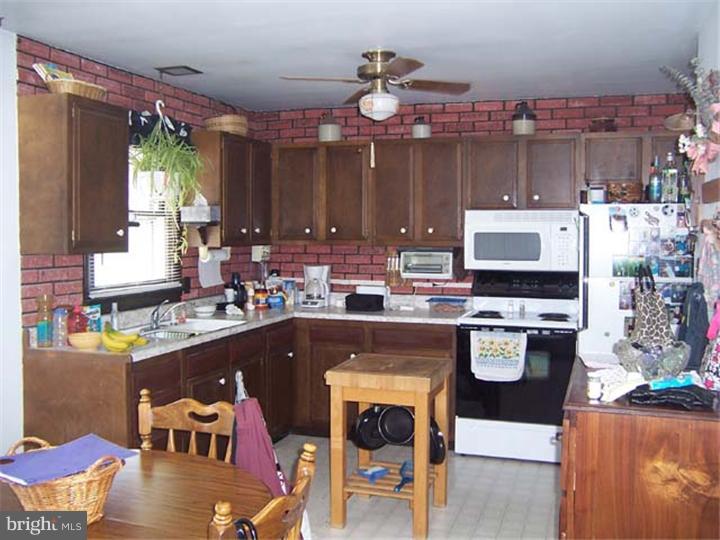 136 Lyons Road Mertztown, PA 19539 - Photo 2 of 9 Gallery Image 2