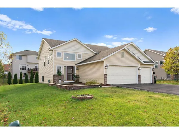 $495,000 | 526 Hackney Avenue, Shakopee, MN 55379