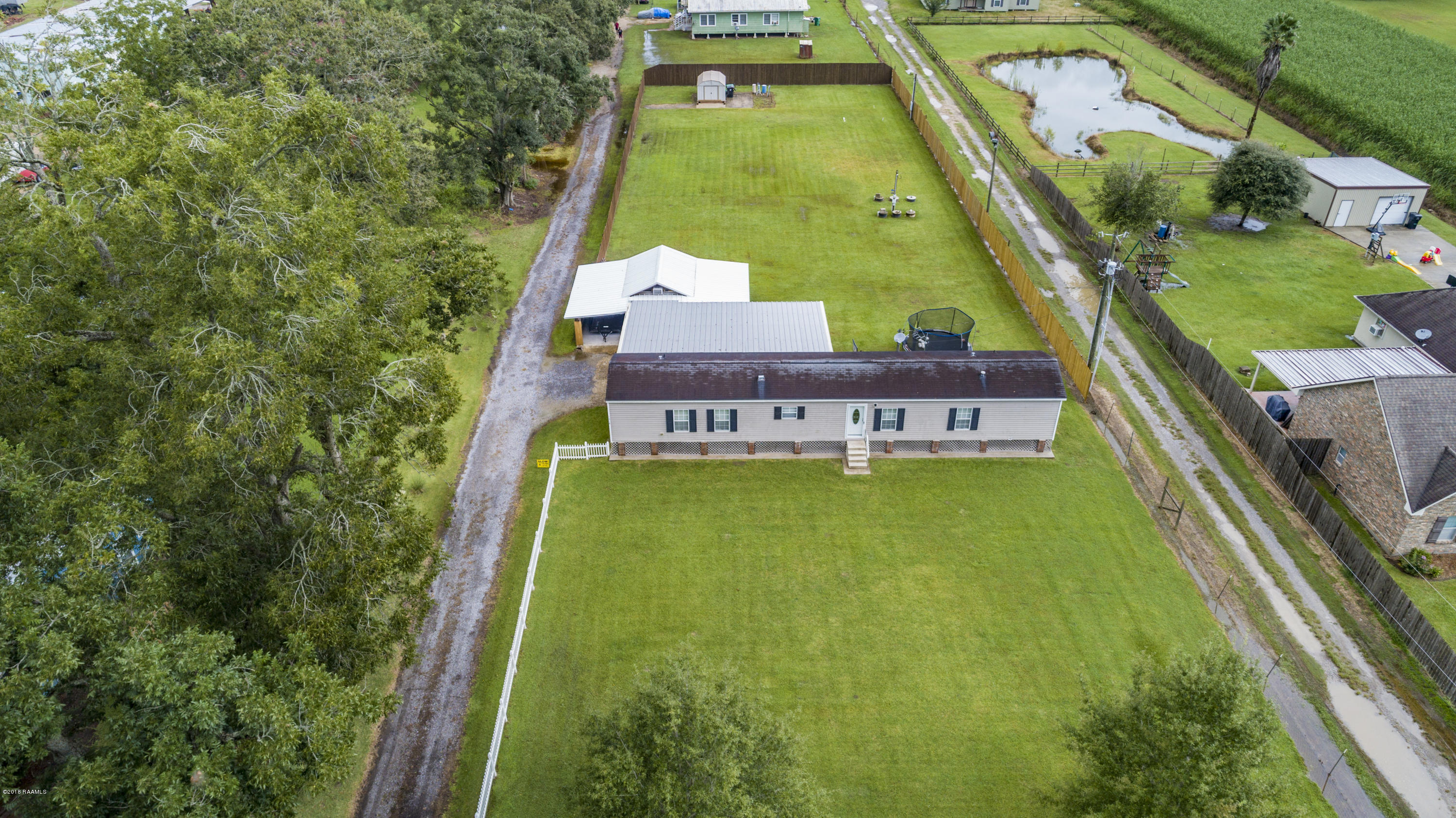3418 Patoutville Road Jeanerette, LA 70544 - Photo 1 of 39 Front