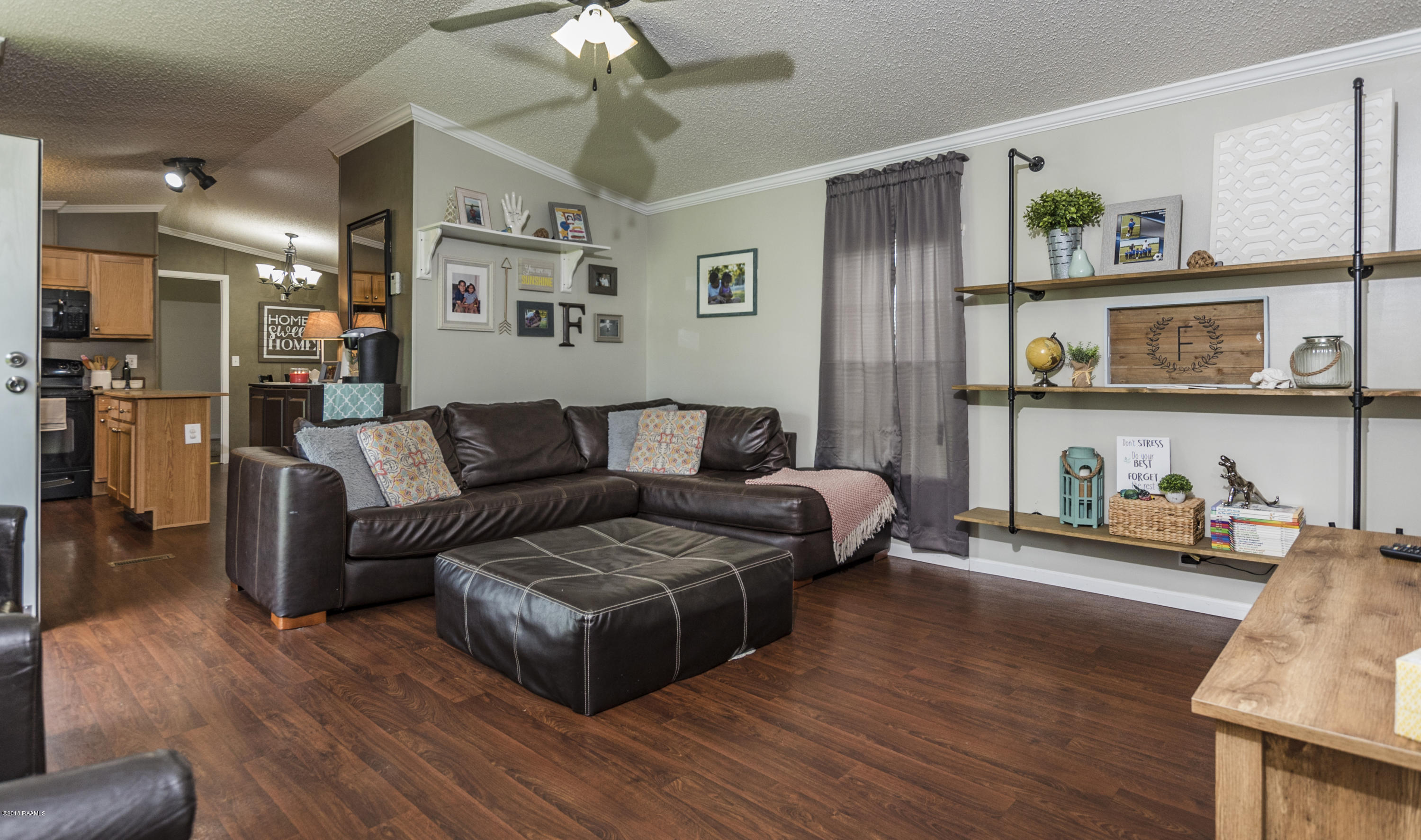 3418 Patoutville Road Jeanerette, LA 70544 - Photo 12 of 39 Living Room 2