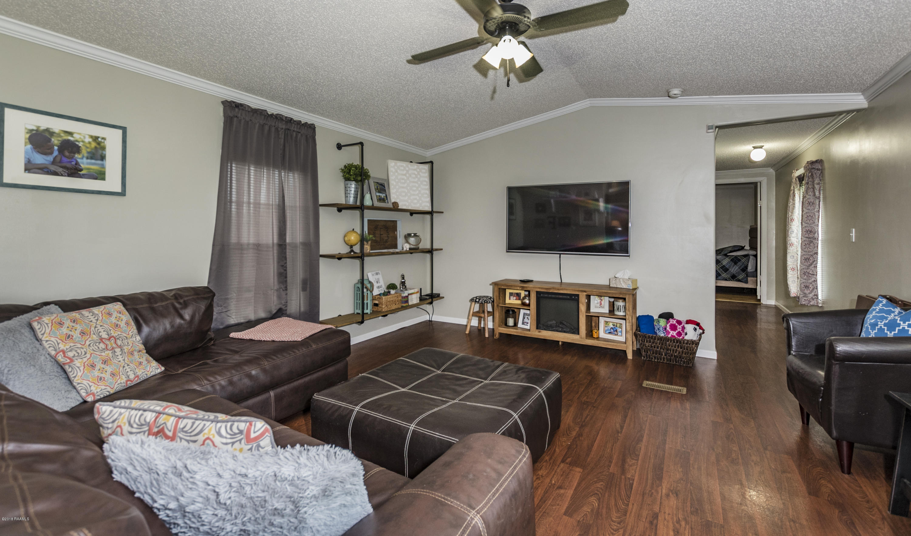 3418 Patoutville Road Jeanerette, LA 70544 - Photo 13 of 39 Living Room 3