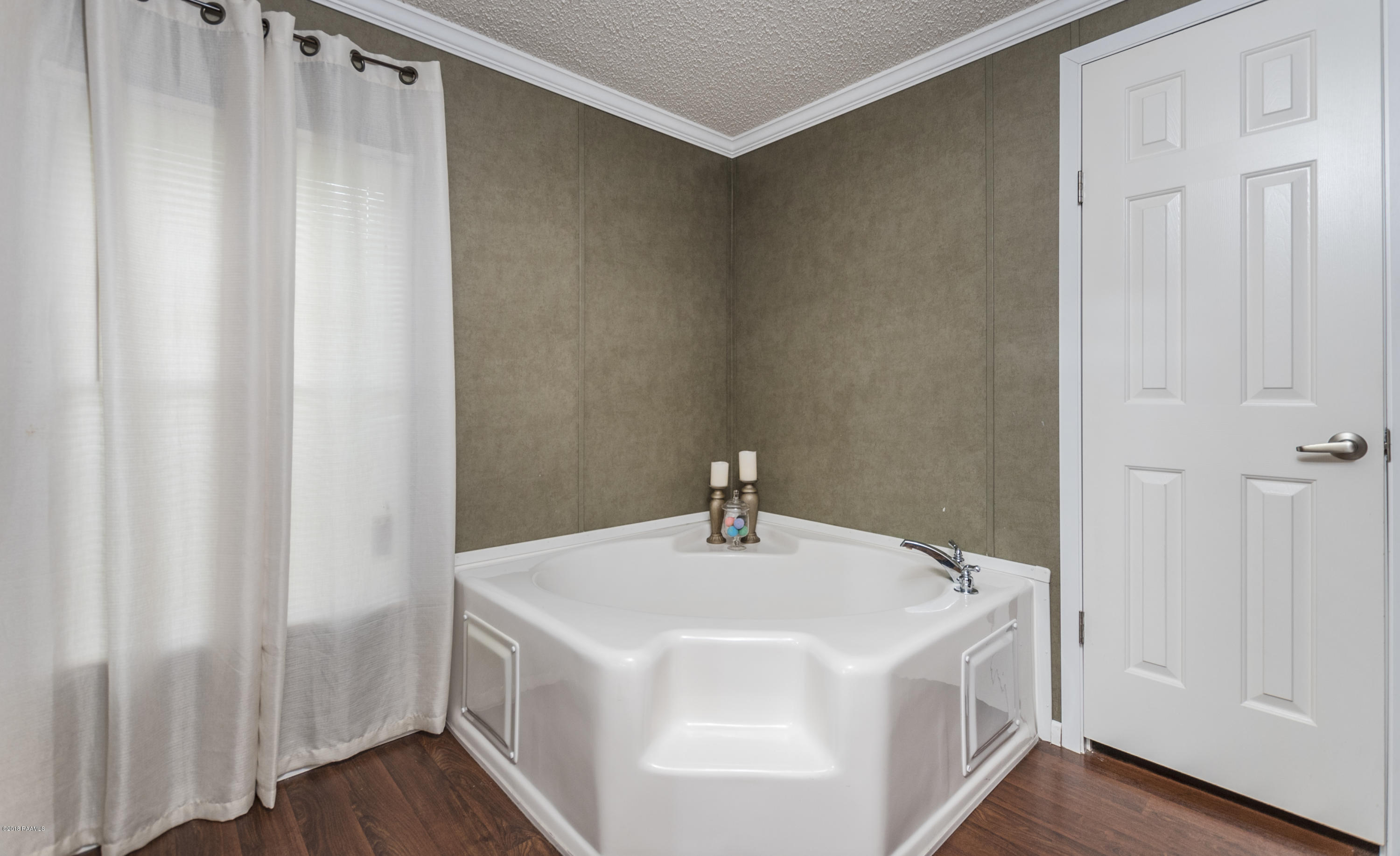 3418 Patoutville Road Jeanerette, LA 70544 - Photo 26 of 39 Master Bath 2